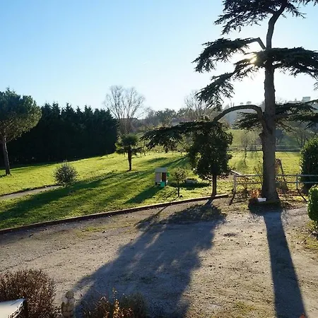 Domaine En Castanet Couette-café