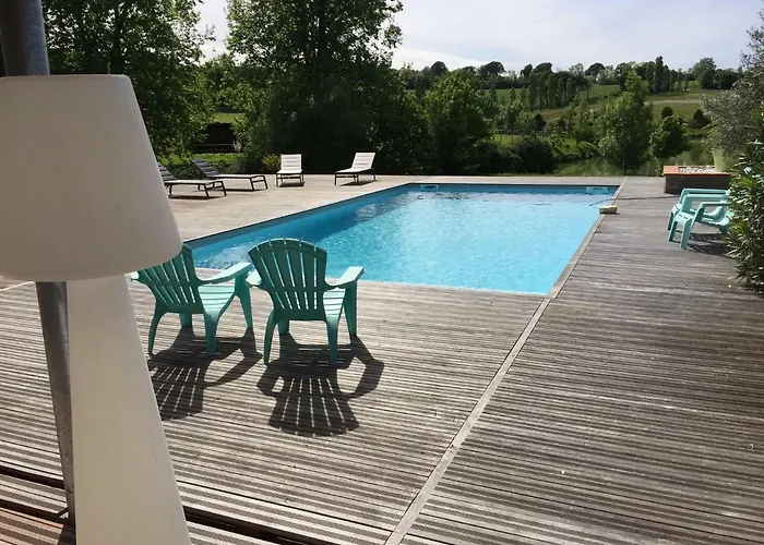 Oda ve Kahvaltı Domaine En Castanet 3*