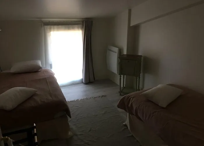 Domaine En Castanet Oda ve Kahvaltı