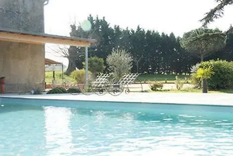 Oda ve Kahvaltı Domaine En Castanet 3*