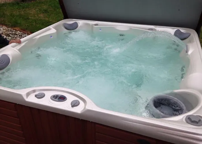 Domaine En Castanet Oda ve Kahvaltı 3*