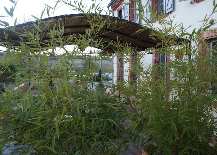 Oda ve Kahvaltı Domaine En Castanet 3*