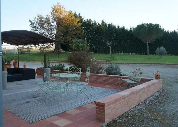 Domaine En Castanet Oda ve Kahvaltı 3*